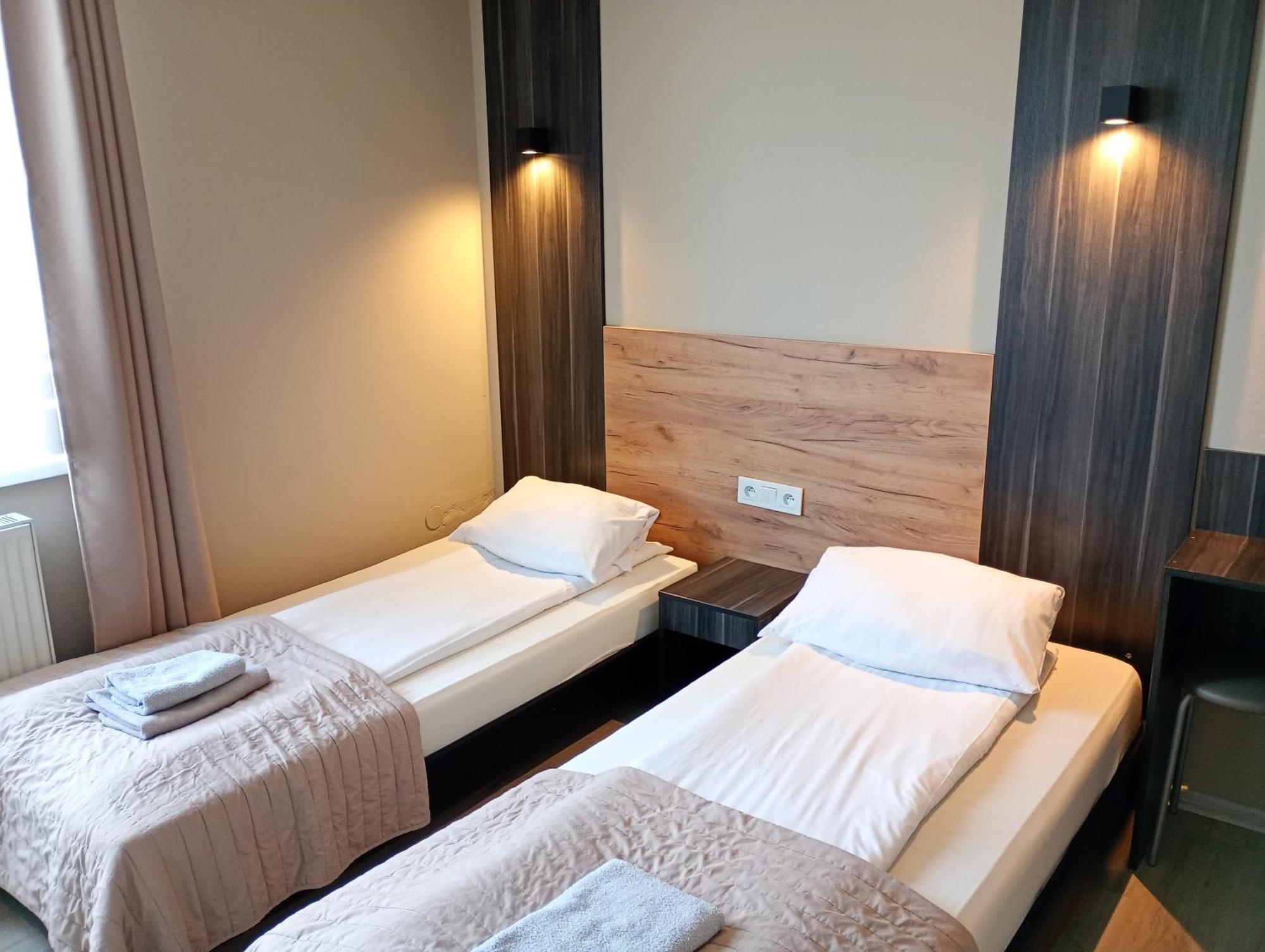 Good Night Noclegi & Strefa Z Sauna I Jacuzzi Ogolnodostepna Lub Na Wylacznosc Czechowice-Dziedzice Dış mekan fotoğraf