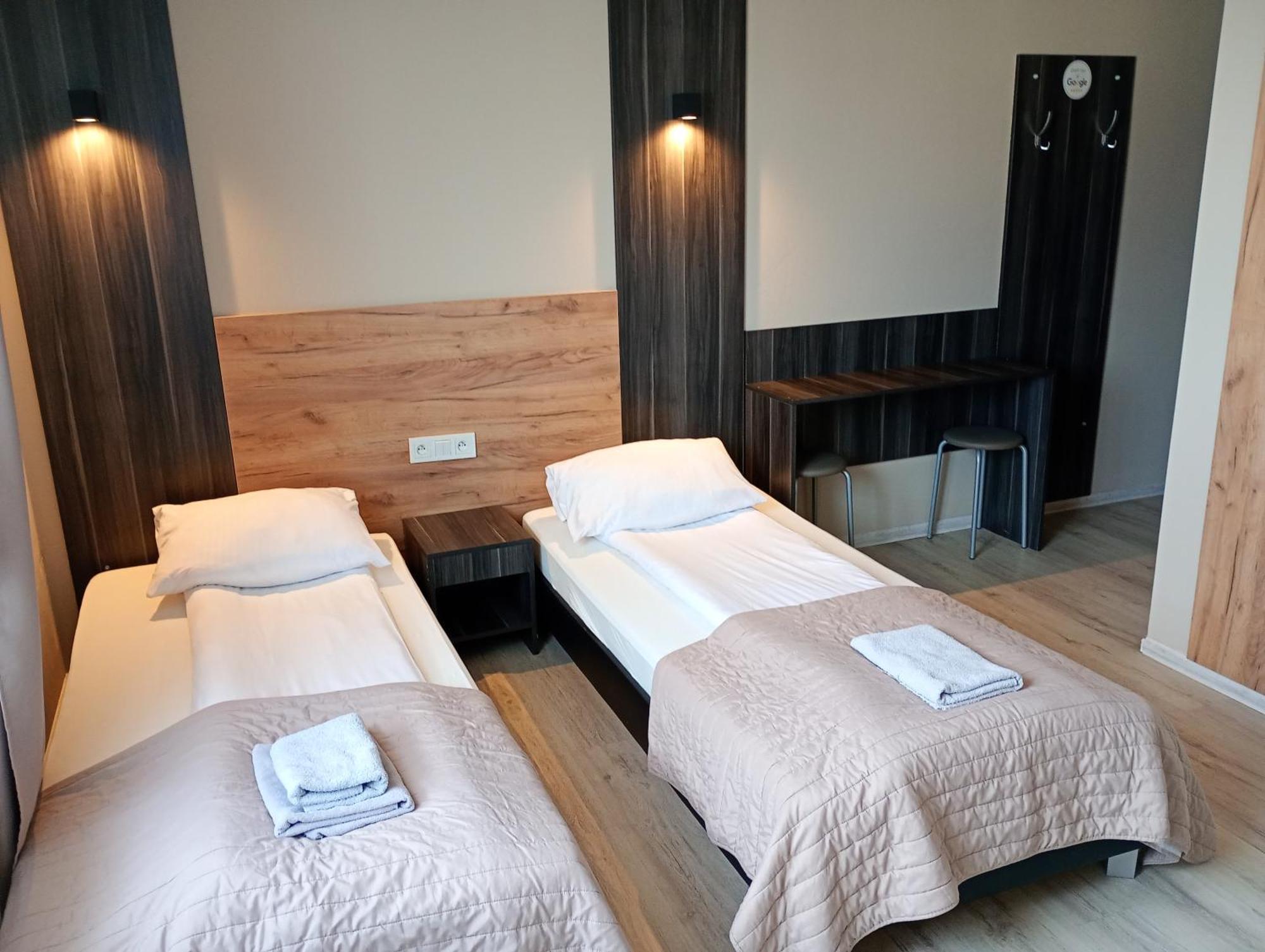 Good Night Noclegi & Strefa Z Sauna I Jacuzzi Ogolnodostepna Lub Na Wylacznosc Czechowice-Dziedzice Dış mekan fotoğraf