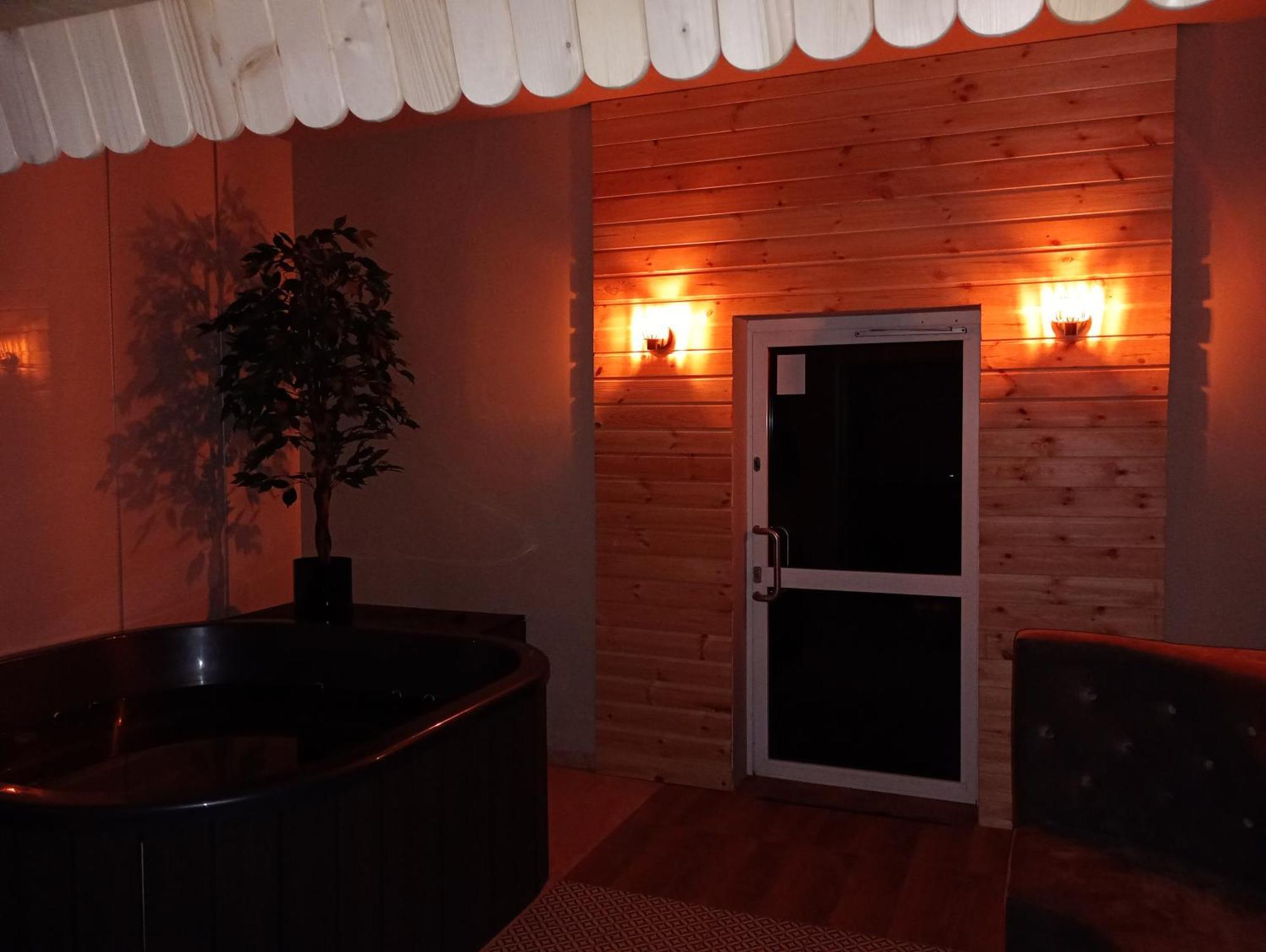 Good Night Noclegi & Strefa Z Sauna I Jacuzzi Ogolnodostepna Lub Na Wylacznosc Czechowice-Dziedzice Dış mekan fotoğraf